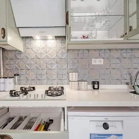 Kadikoey Uen Kalbinde Tarihi Rahat Sessiz Apartment
