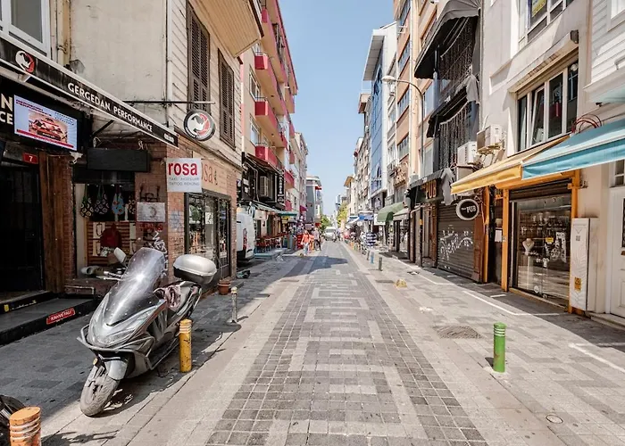 Kadikoey Uen Kalbinde Tarihi Rahat Sessiz איסטמבול