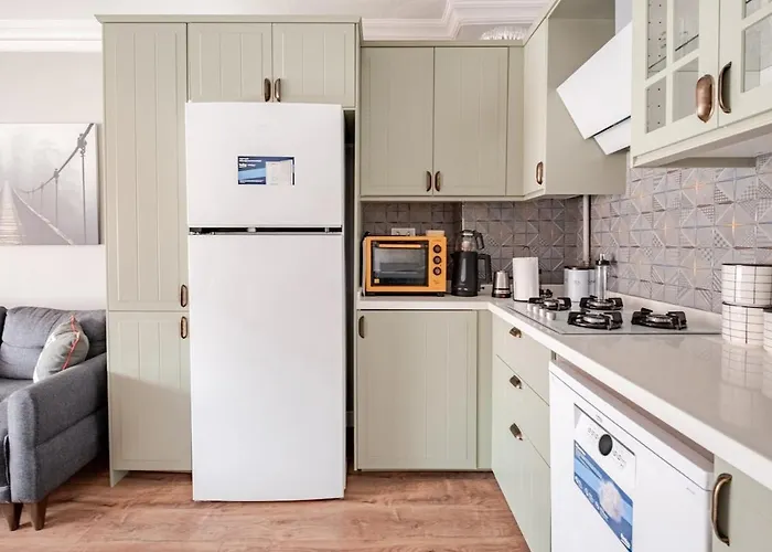 Kadikoey Uen Kalbinde Tarihi Rahat Sessiz