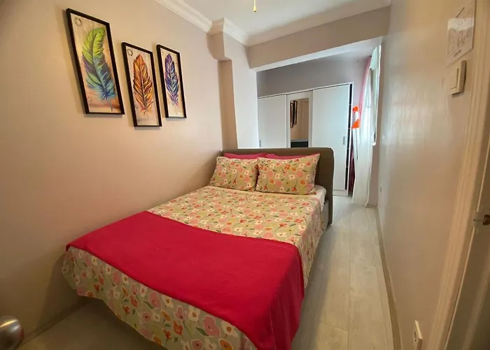 Kadikoey Uen Kalbinde Tarihi Rahat Sessiz דירה איסטמבול