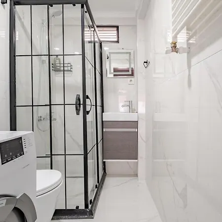 Kadikoey Uen Kalbinde Tarihi Rahat Sessiz