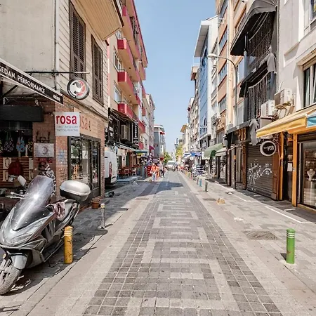 Kadikoey Uen Kalbinde Tarihi Rahat Sessiz איסטמבול